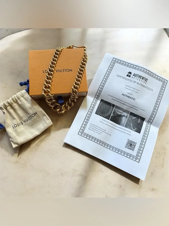 Louis Vuitton Gold Monogram Cuban Link Necklace! Pristine! COA, box and dustbag! - Picture 4 of 10